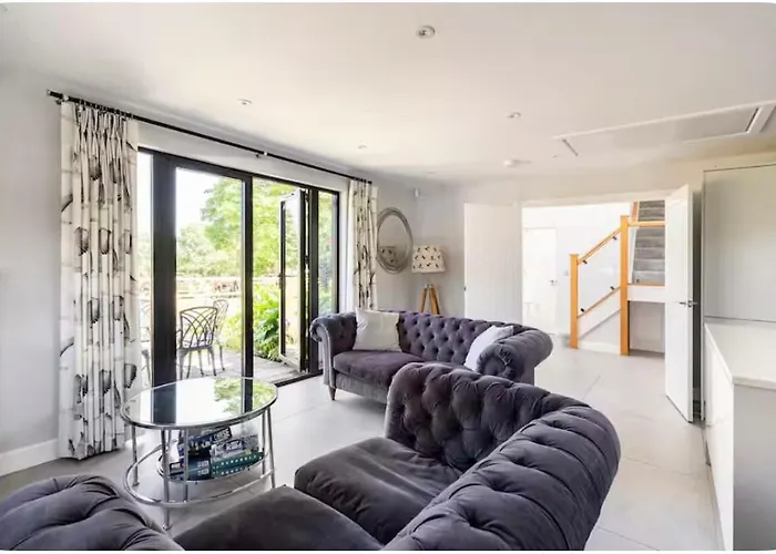 Luxury 2 Bed Home